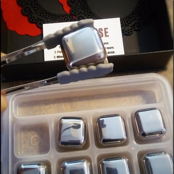 BRAND NEW STAINLESS STEEL WHISKEY STONE SET - Picture 3 of 5